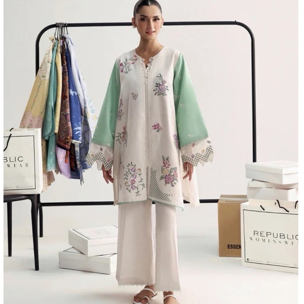 Embroidered Mint & Ivory Lounge Robe by / indian Pakistani suit